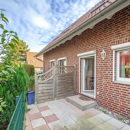 - 3 Apartment *